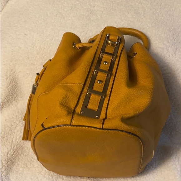 Handbag - Picture 2 of 7